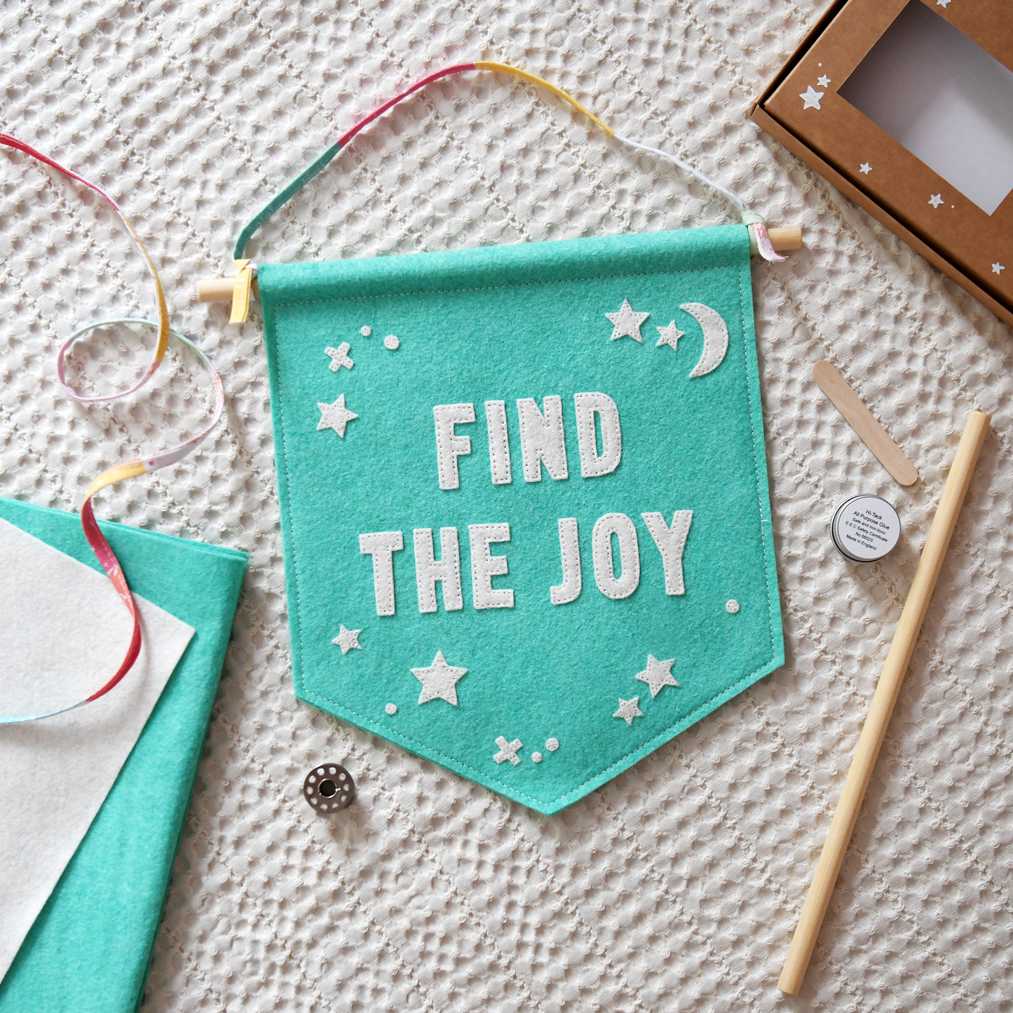 Find the Joy positivity banner craft kit