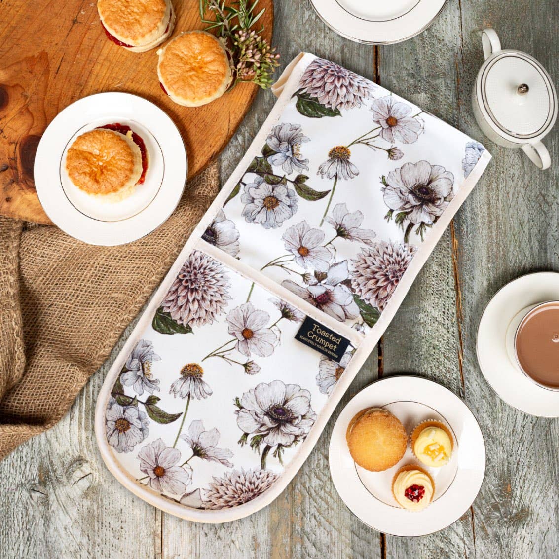 White blooms cotton double oven gloves