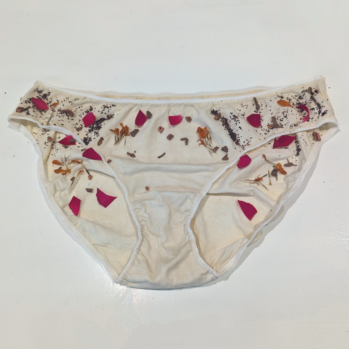 Dyeing with flowers workshop - Wednesday 20th May