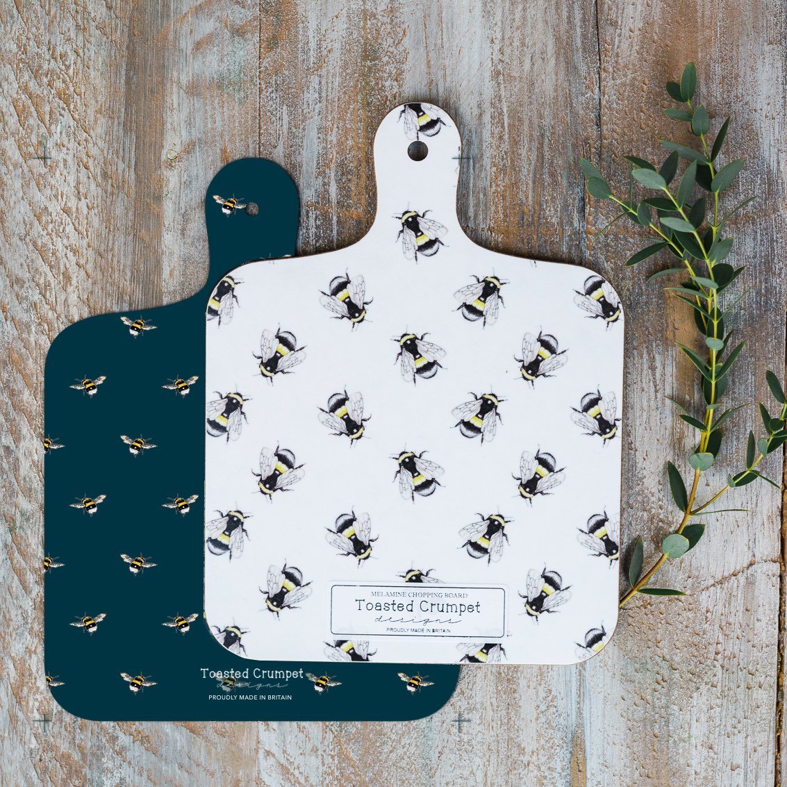 Bees reversible mini chopping board