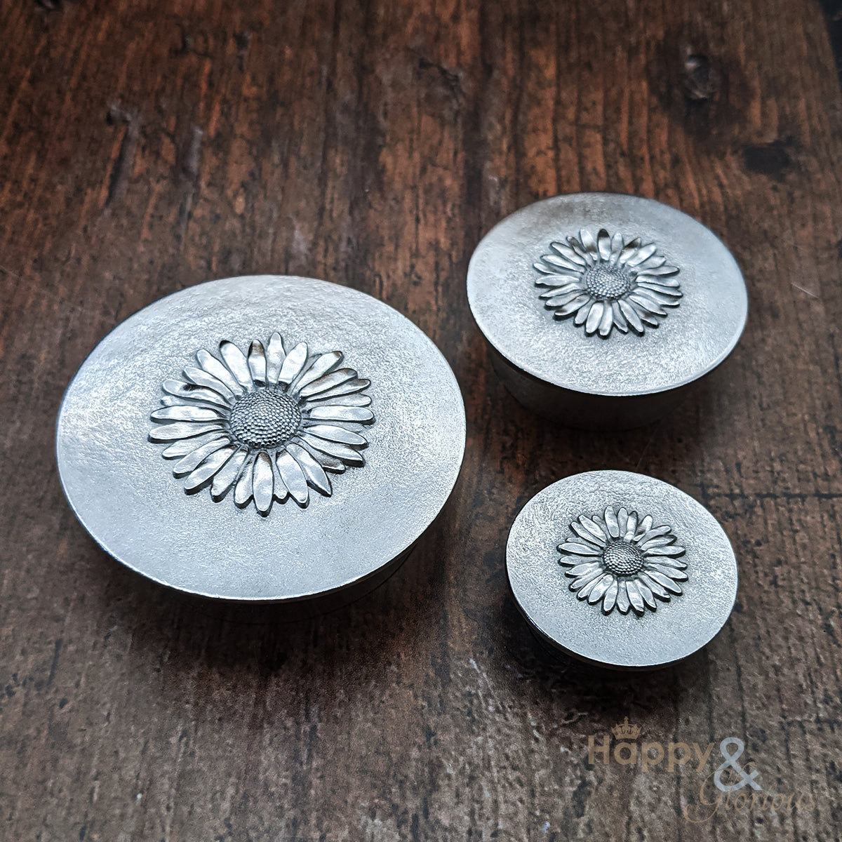 Pewter daisy jewellery & trinket box by Lancaster & Gibbings