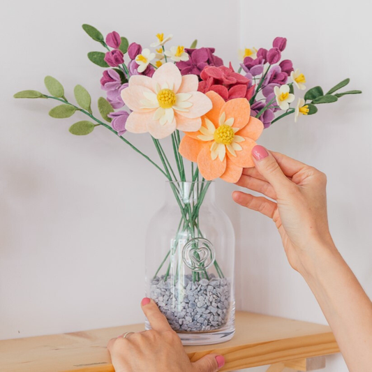 Blissful blooms bouquet felt flower craft kit
