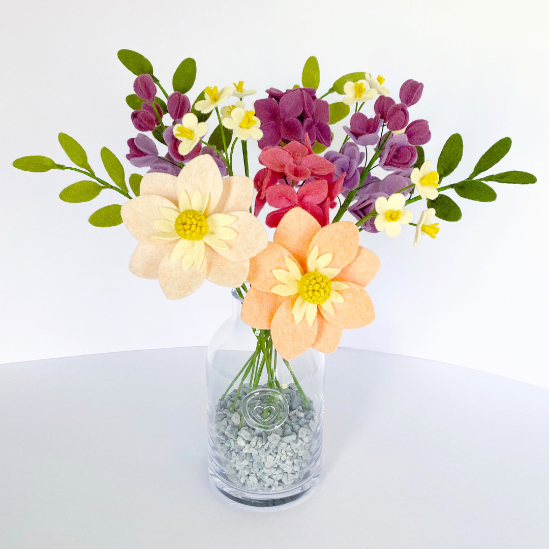 Blissful blooms bouquet felt flower craft kit
