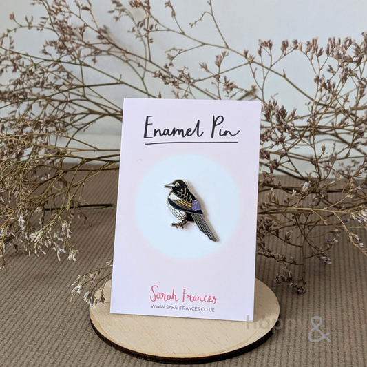 Magpie enamel pin badge