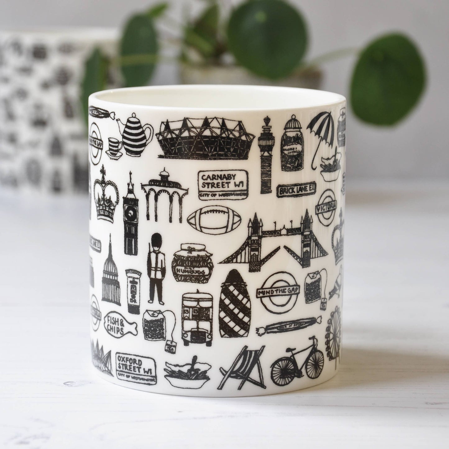 British icons black & white mug