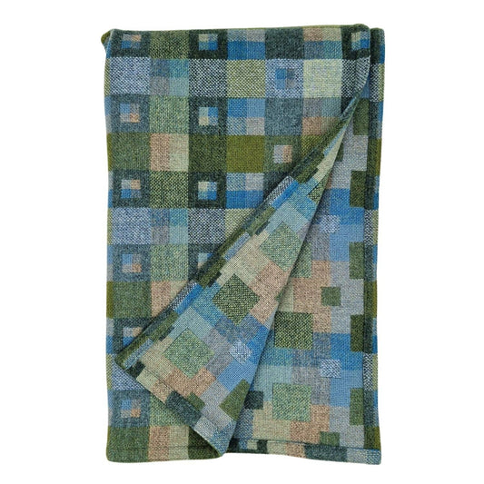 Traethlin blue & green Arluniaeth lambswool throw