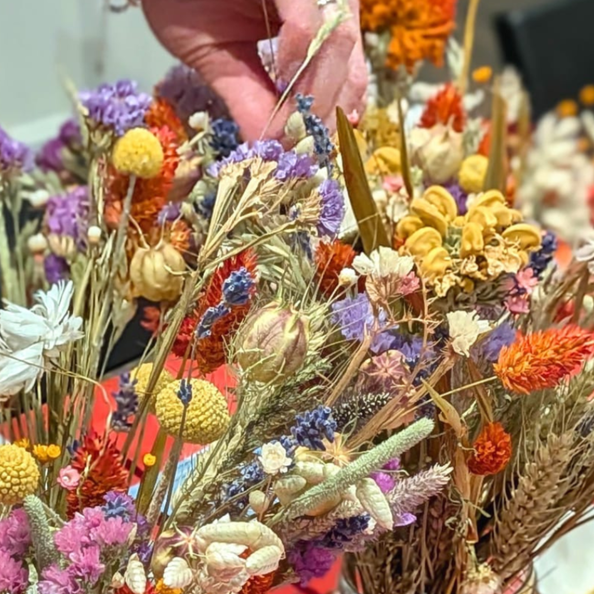 Raffia & dried flower wreath workshop - Tuesday 8th September