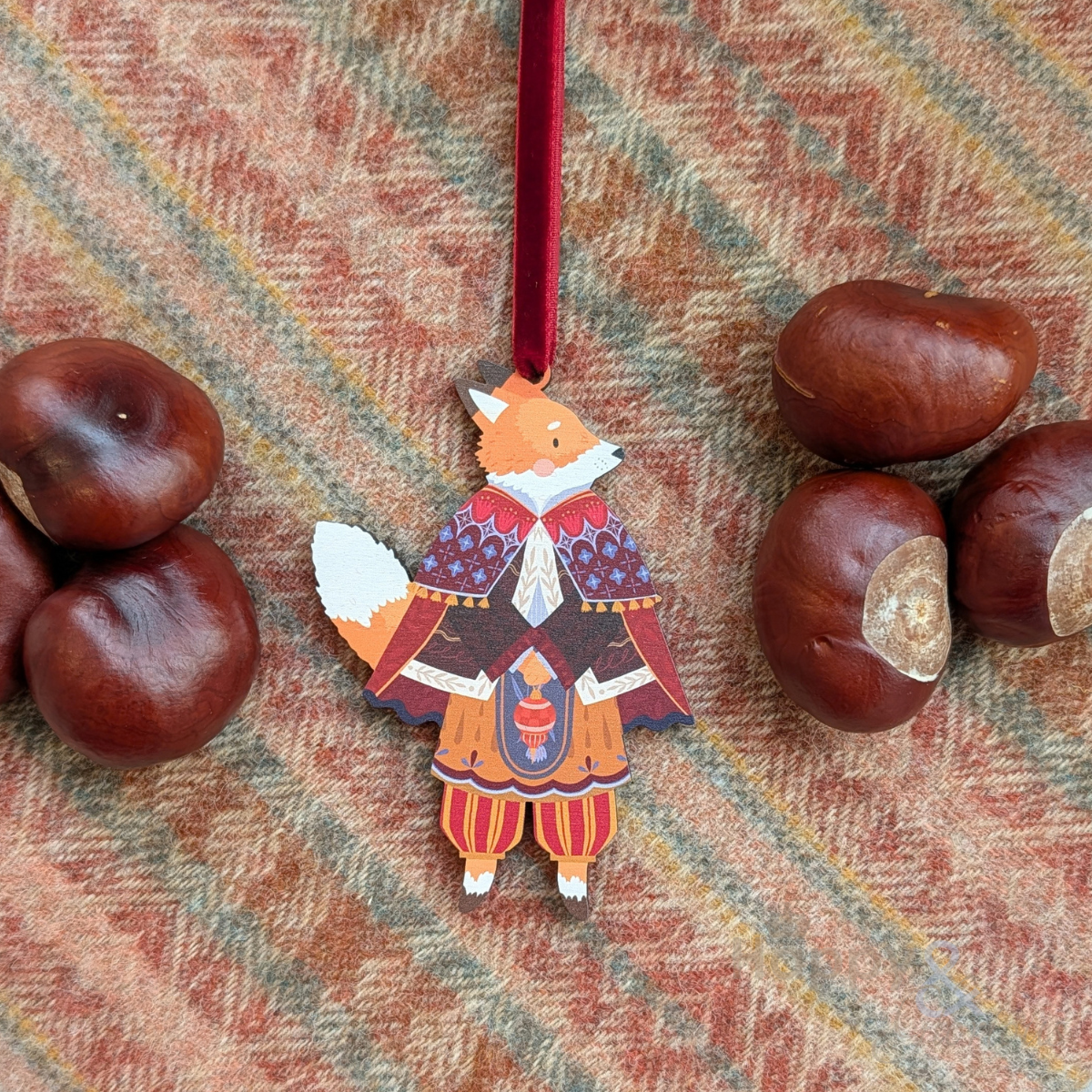 Folk animals Christmas decoration