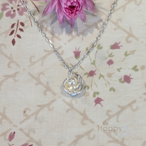 Sterling silver & freshwater pearl peony necklace