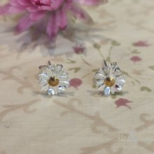 Sterling silver & gold daisy stud earrings
