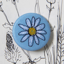 Embroidered daisy brooch