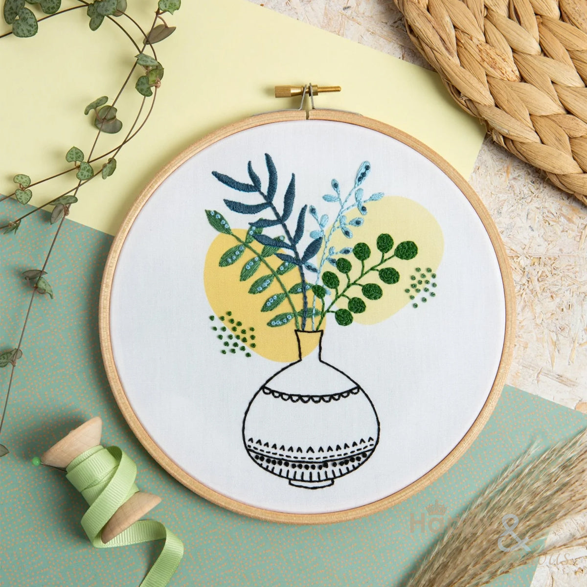 Green fingers contemporary embroidery craft kit