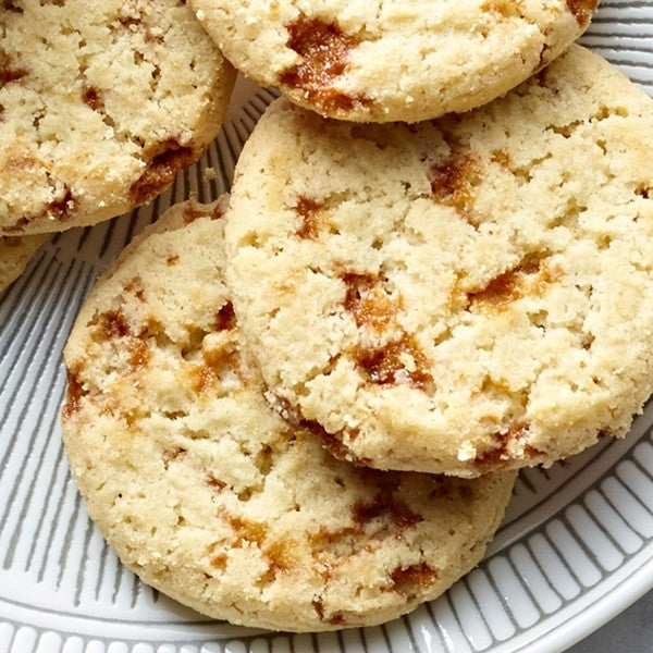 Salted caramel biscuits in vintage style tin