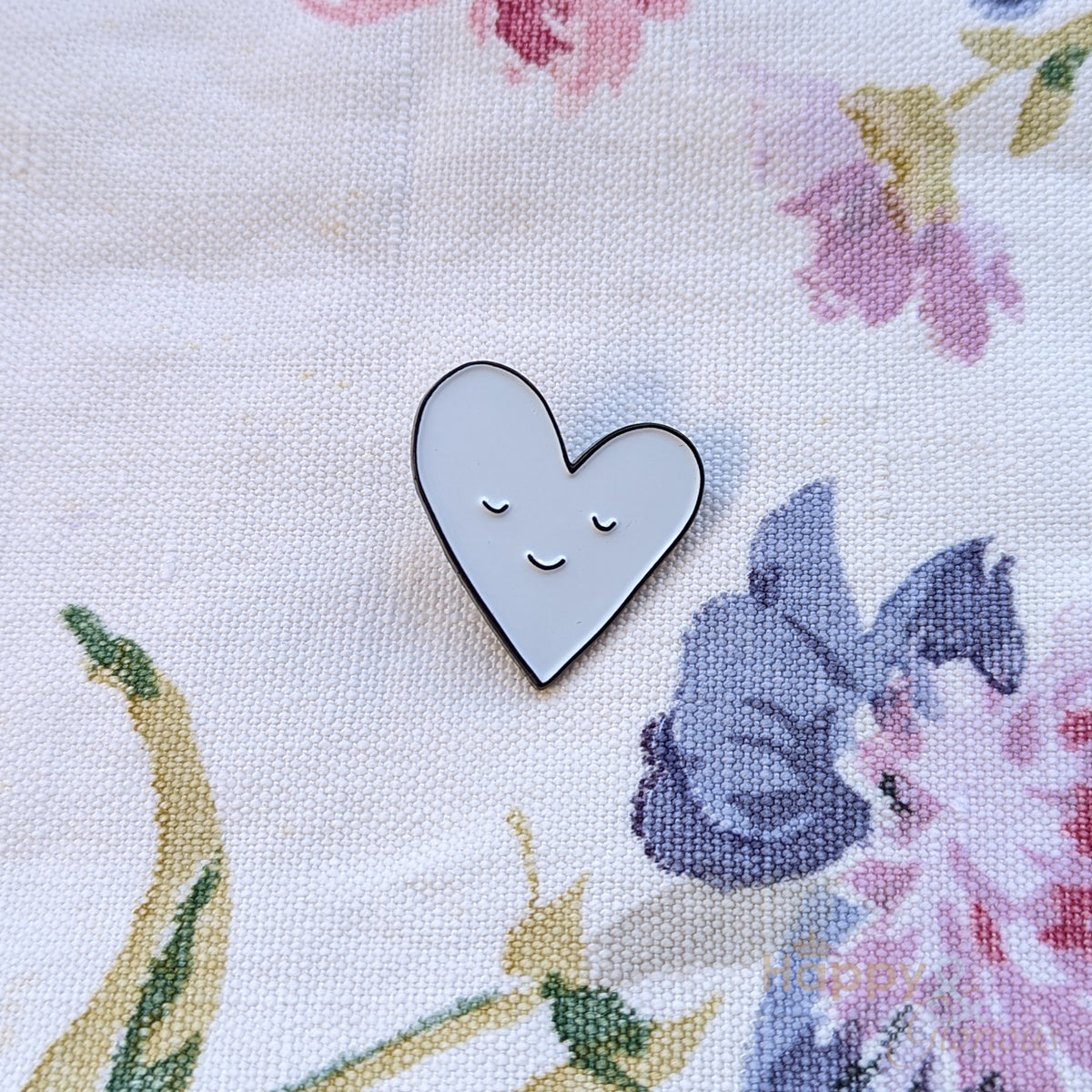 Smiling heart positive pin badge